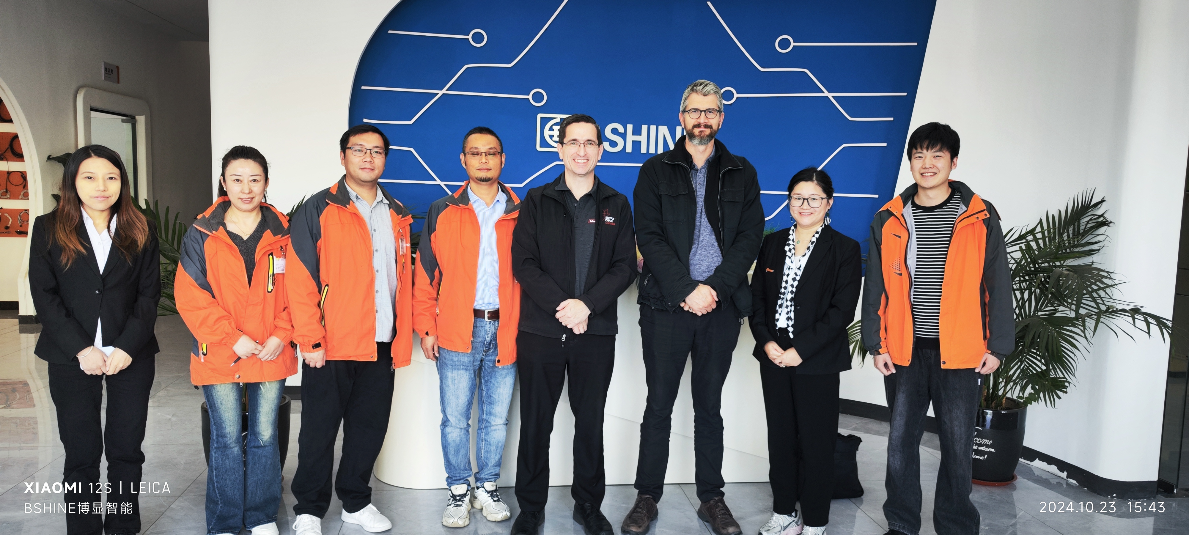 Un cliente canadese visita la fabbrica di Anhui Bshine per discutere di ricerca e sviluppo e studi di fattibilità sulla progettazione del prodotto