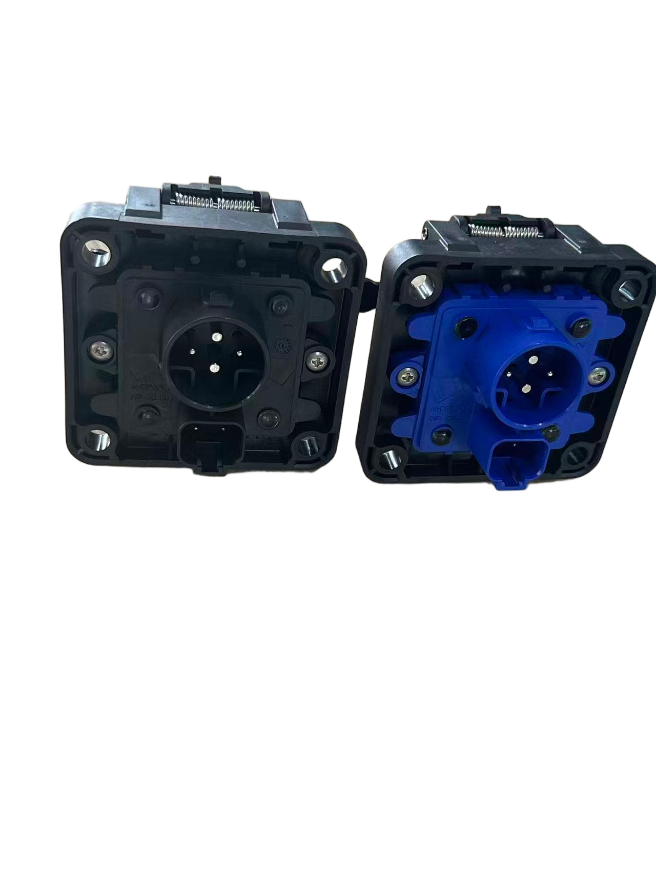 Disponibili prese ISOBUS agricole a 9 pin, tipi Master/Slave/Pass-Through